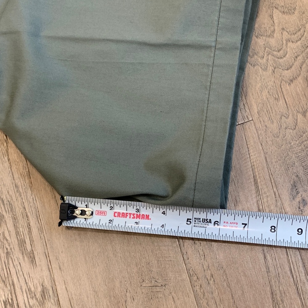 NWT Dockers Men's Olive Flat-Front Casual Shorts Size 38x6 - Picture 8 of 8